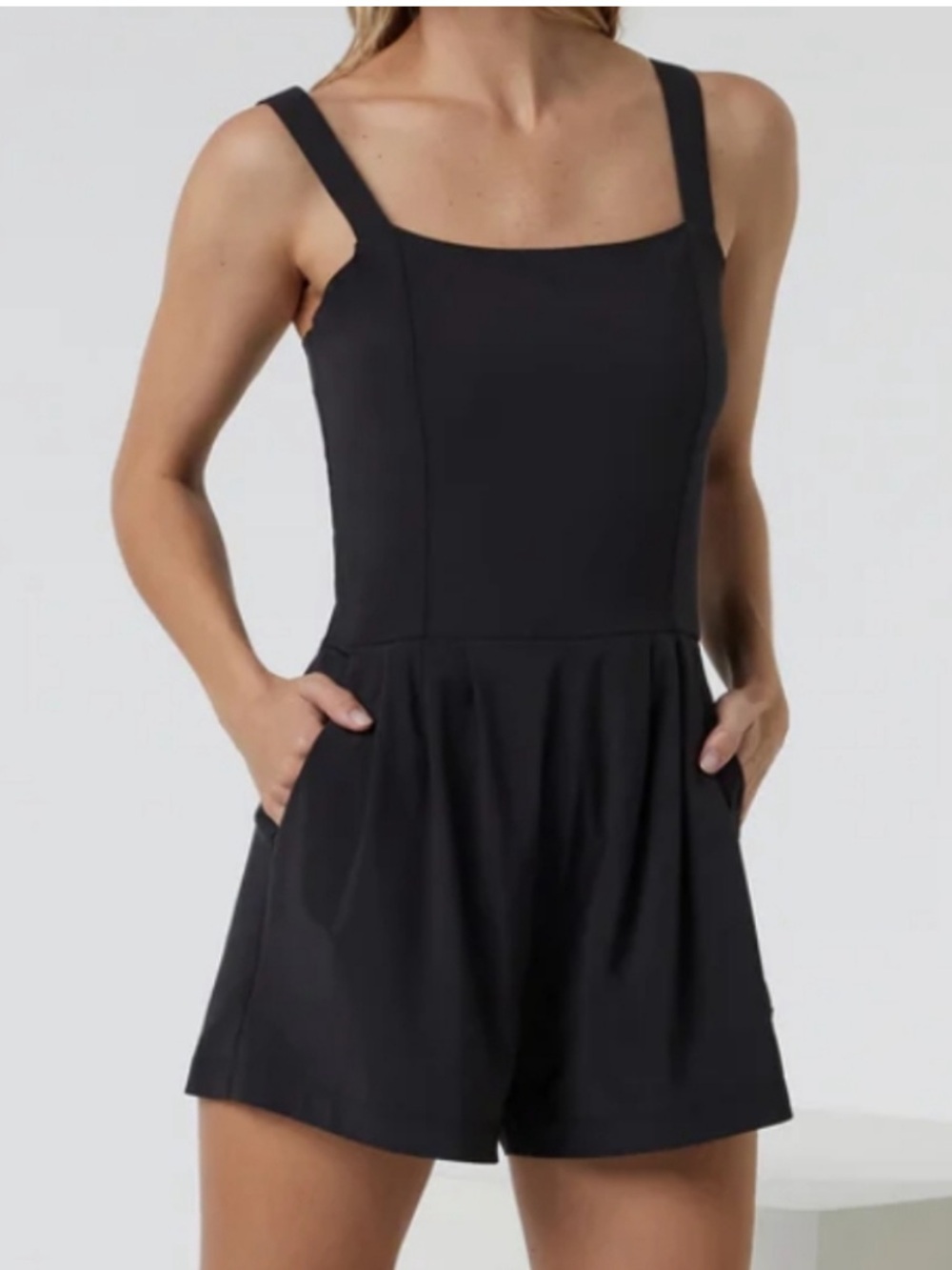 NEW Villa Cami Romper Size Medium Women's